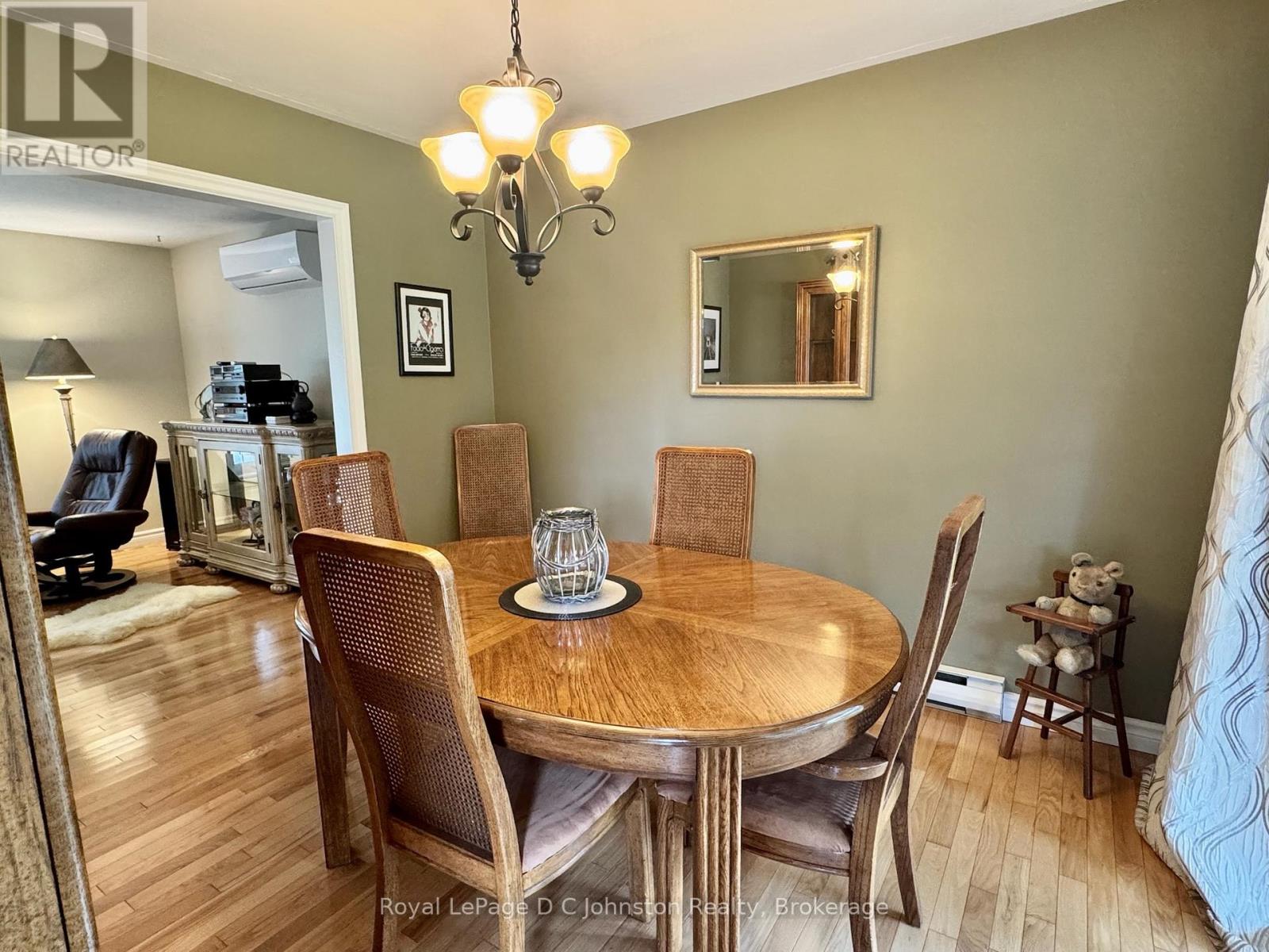 929 WELLINGTON STREET - Image 13