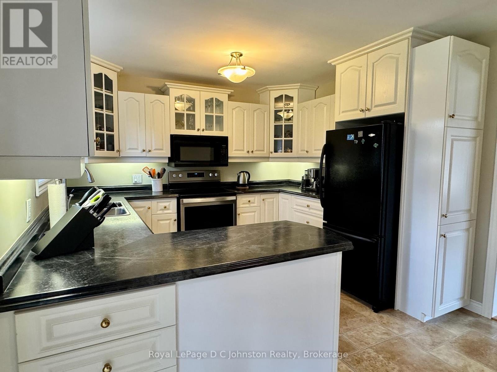 929 WELLINGTON STREET - Image 16