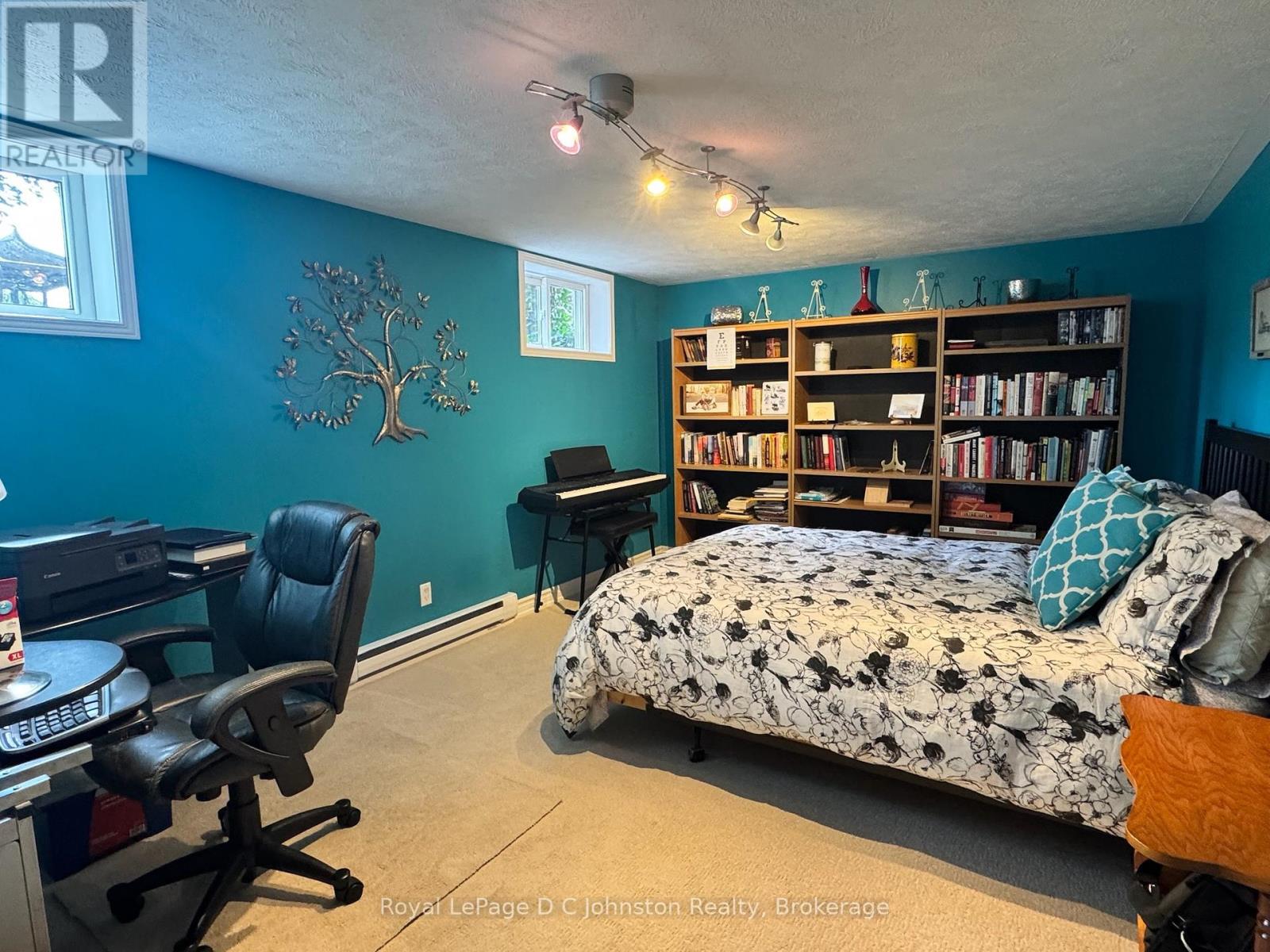 929 WELLINGTON STREET - 33