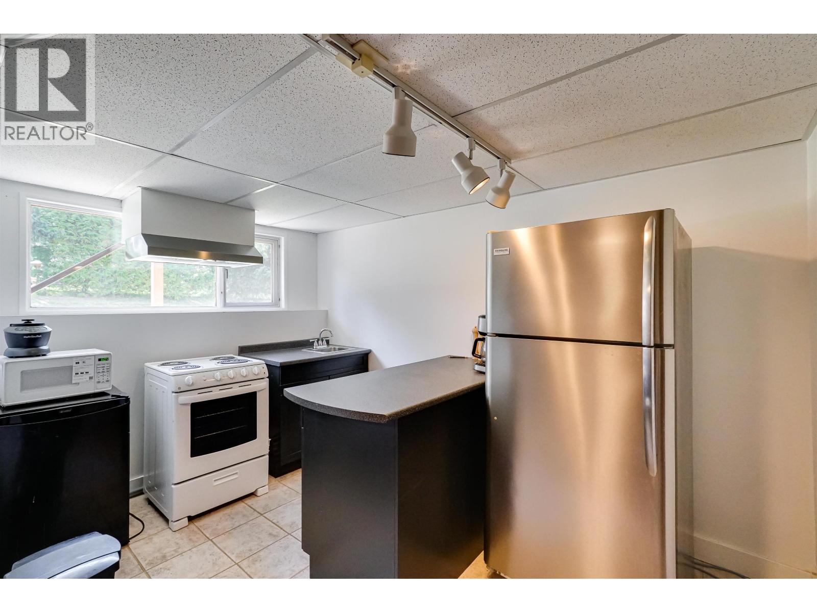 1694 KINGFISHER AVENUE, Kitimat