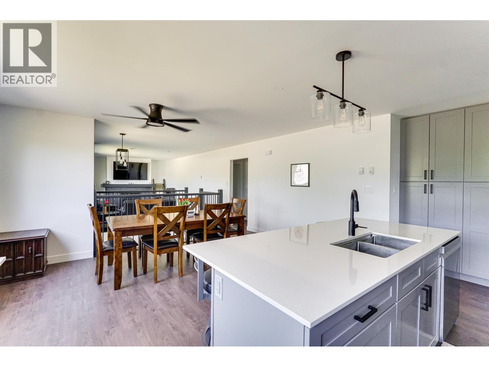1694 KINGFISHER AVENUE, Kitimat