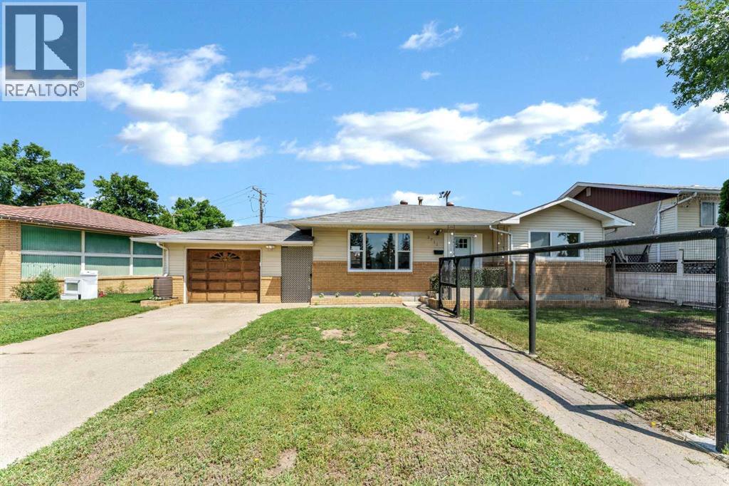 2711 Dunmore Road SE - 2