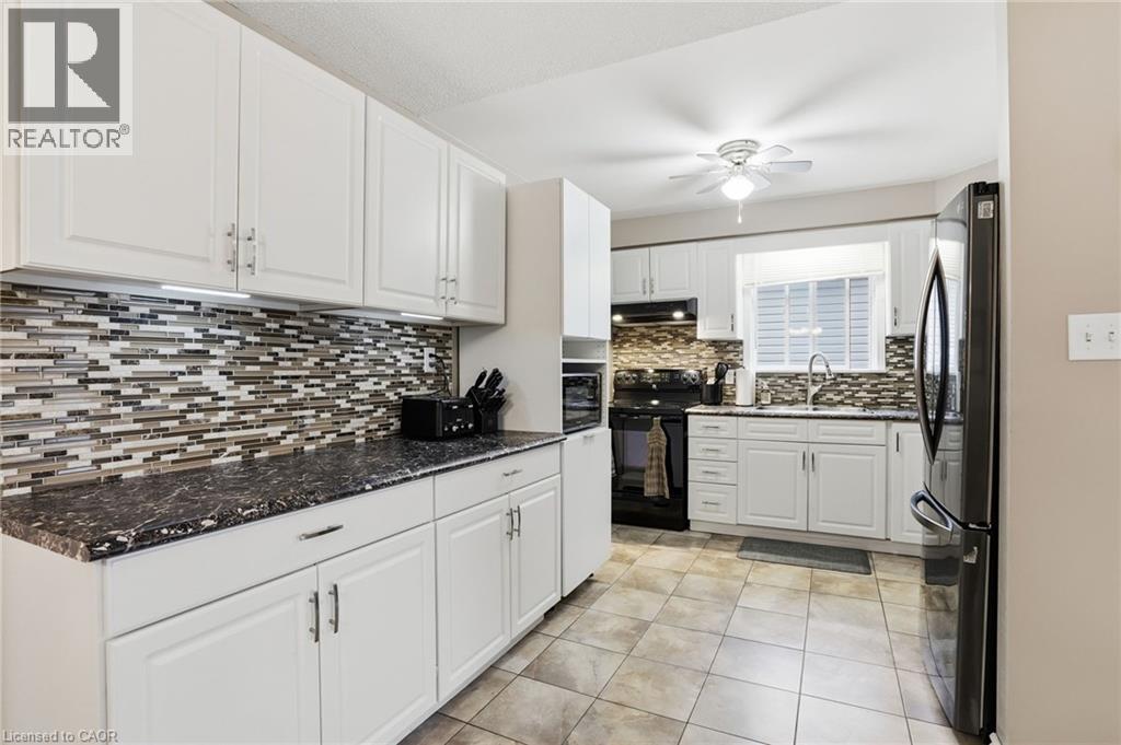 593 GREY Street - Image 11