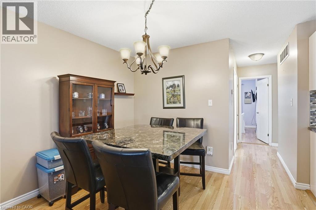 593 GREY Street - Image 9