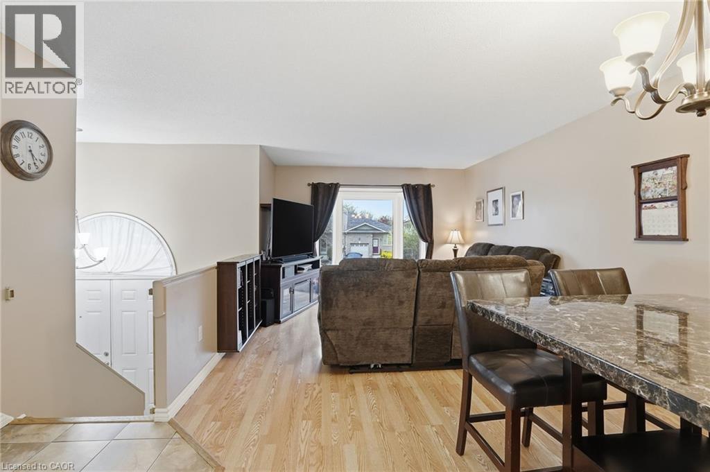 593 GREY Street - 6