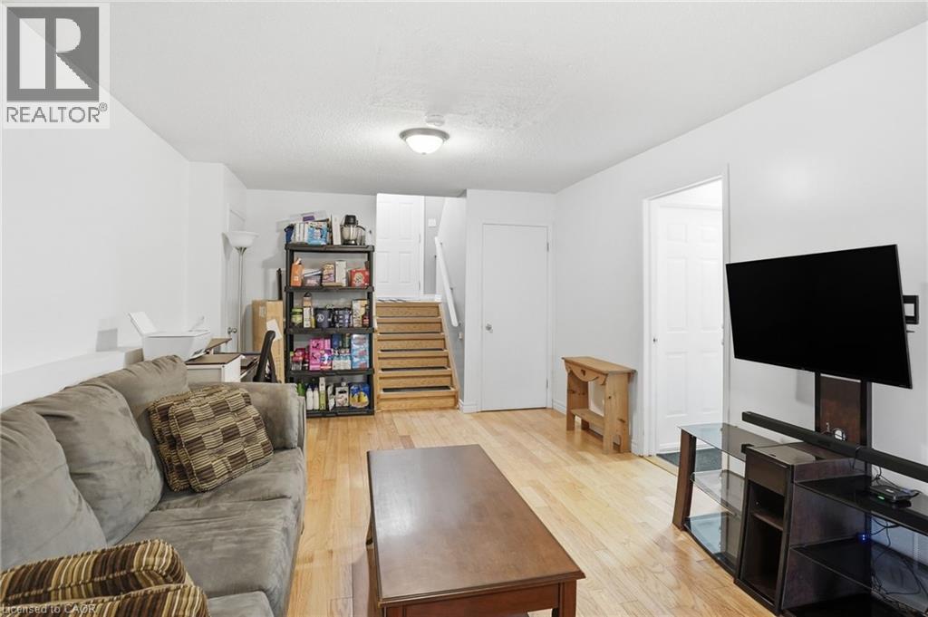 593 GREY Street - Image 28