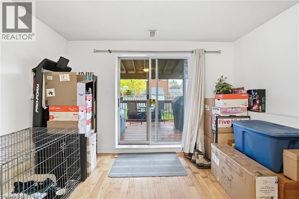 593 GREY Street - 30