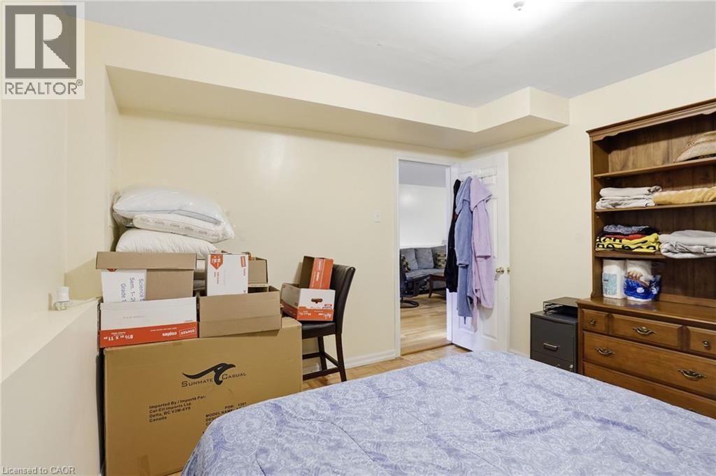 593 GREY Street - Image 32