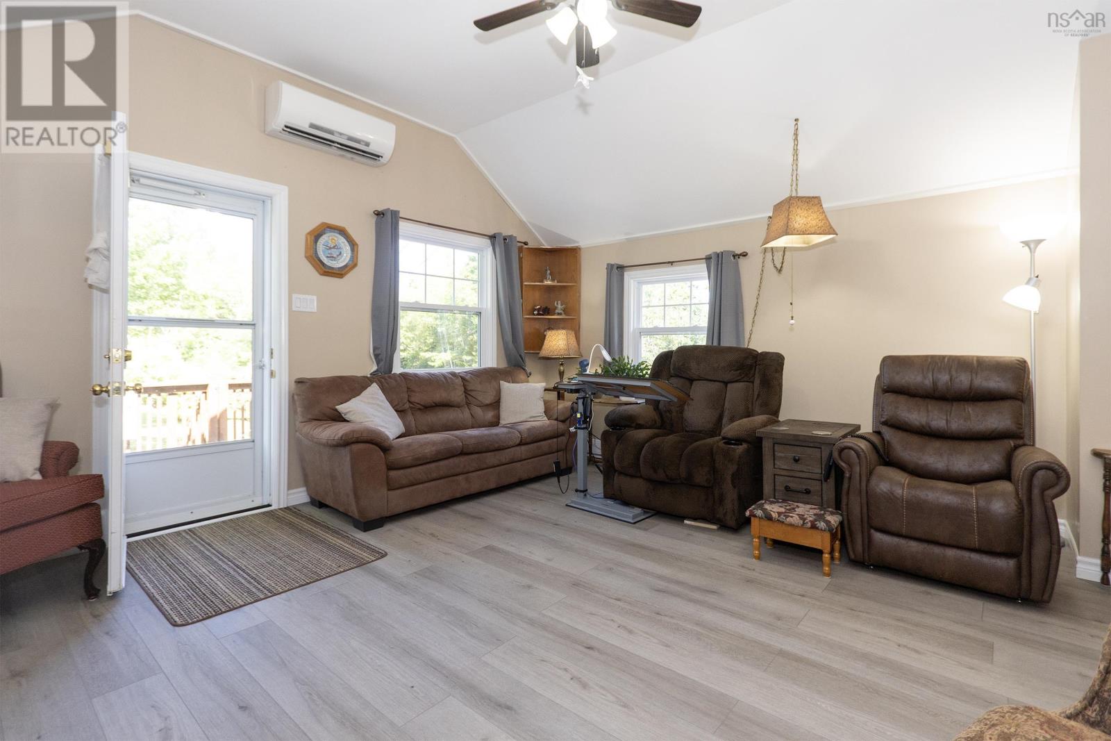 Property 25 of 50 of 302 Hastings Road
