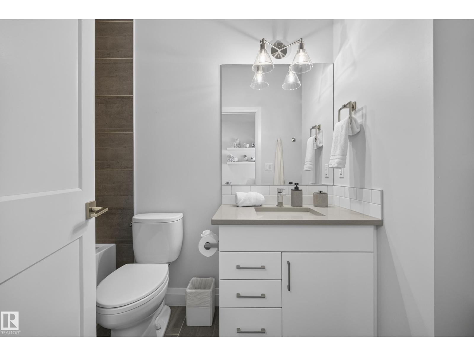 10937 130 ST NW - 35