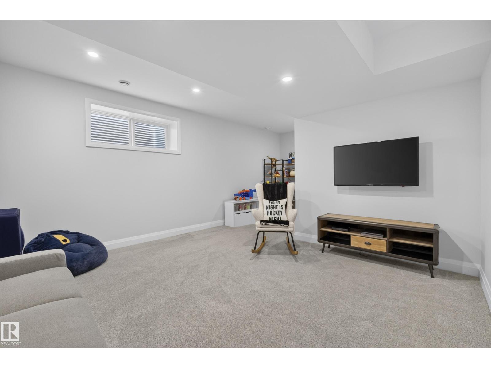 10937 130 ST NW - 48