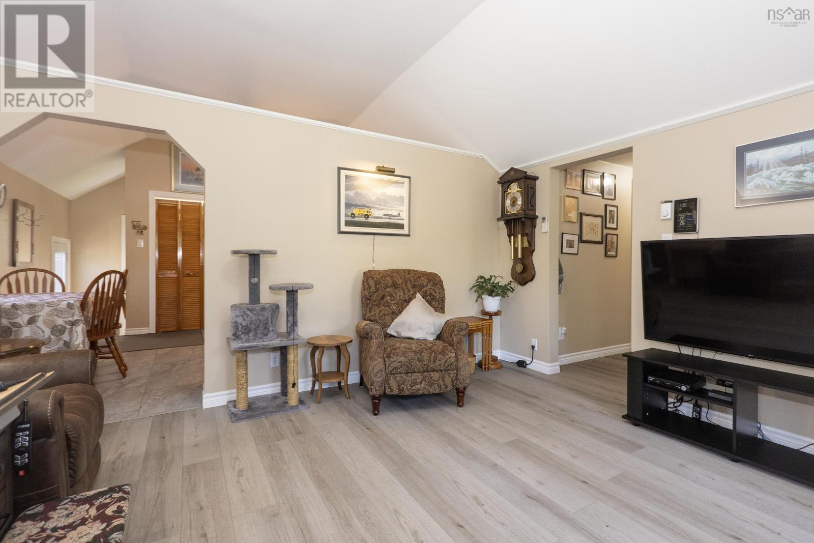 Property 27 of 50 of 302 Hastings Road