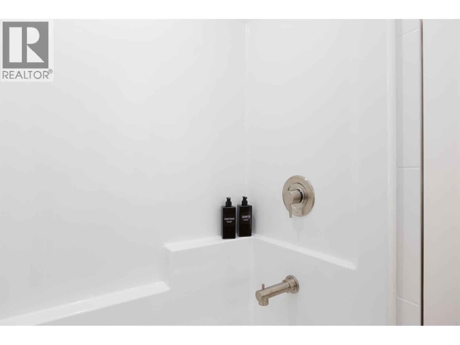 328 1281 Pridham Avenue, Kelowna