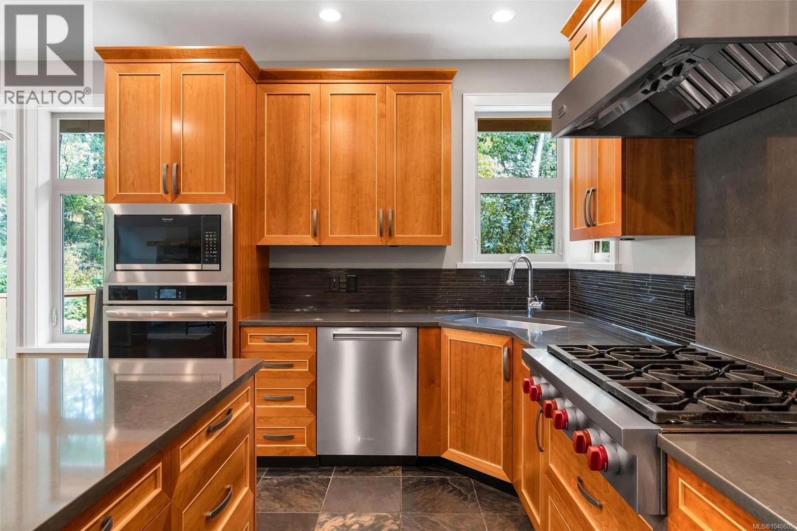  1259 Oceanwood Lane, Saanich