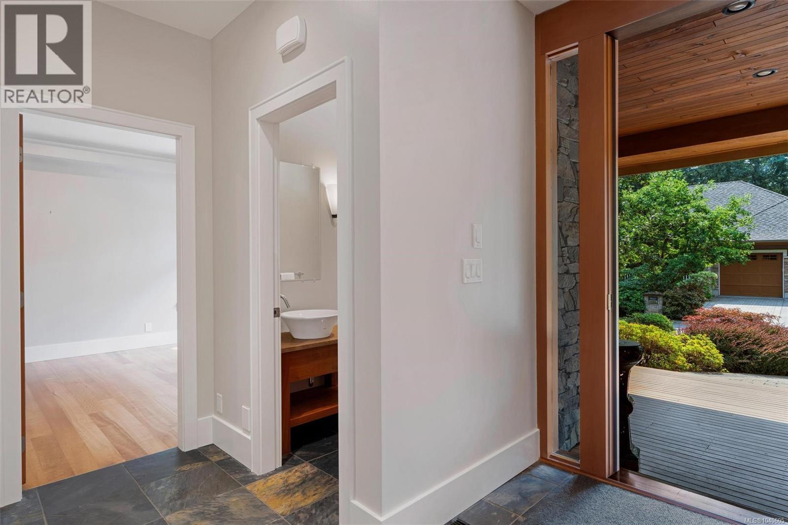 1259 Oceanwood Lane, Saanich