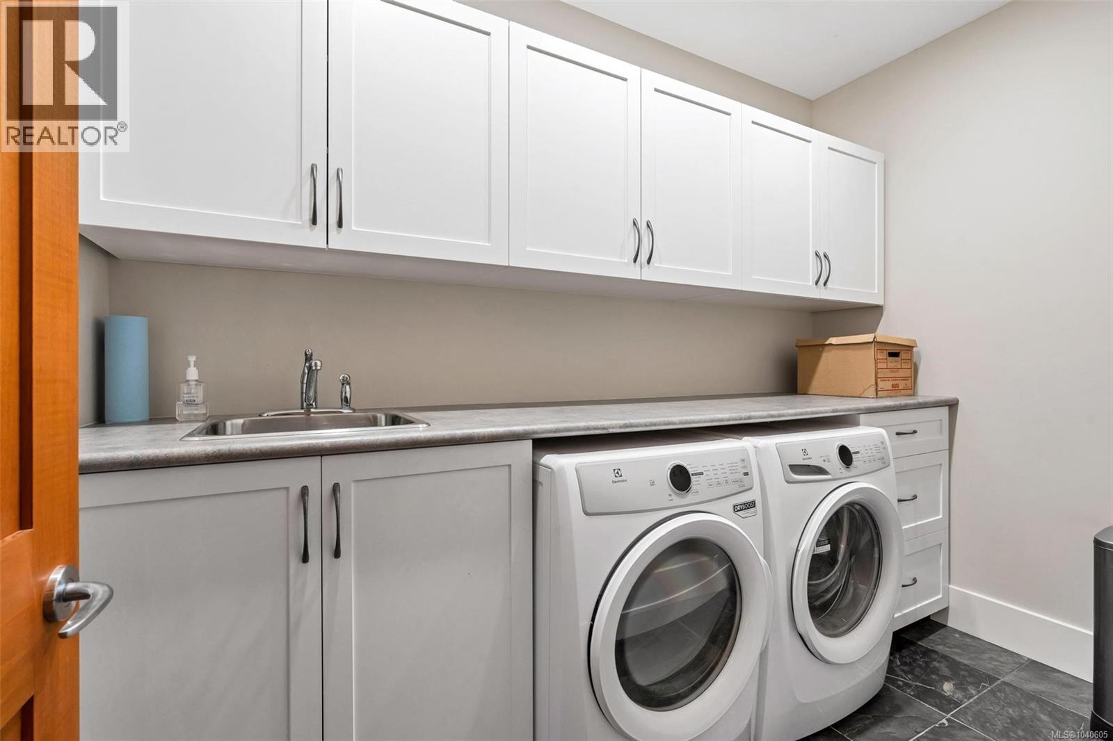  1259 Oceanwood Lane, Saanich