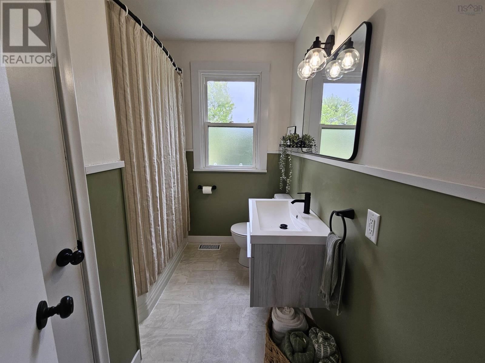 Property 38 of 50 of 144 Truro Road
