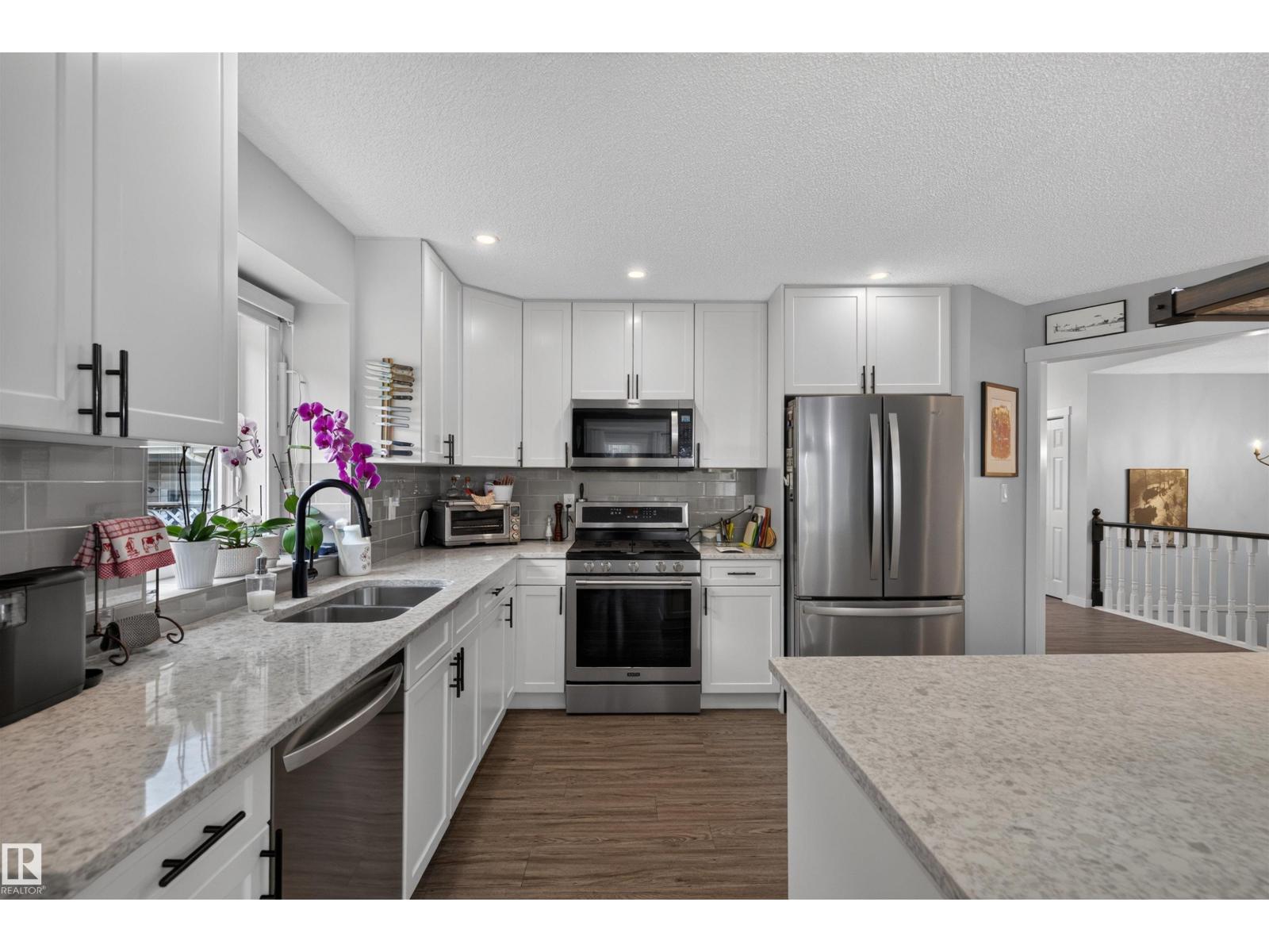 3 HICKORY CR, Heritage Hills, Sherwood Park photo 5