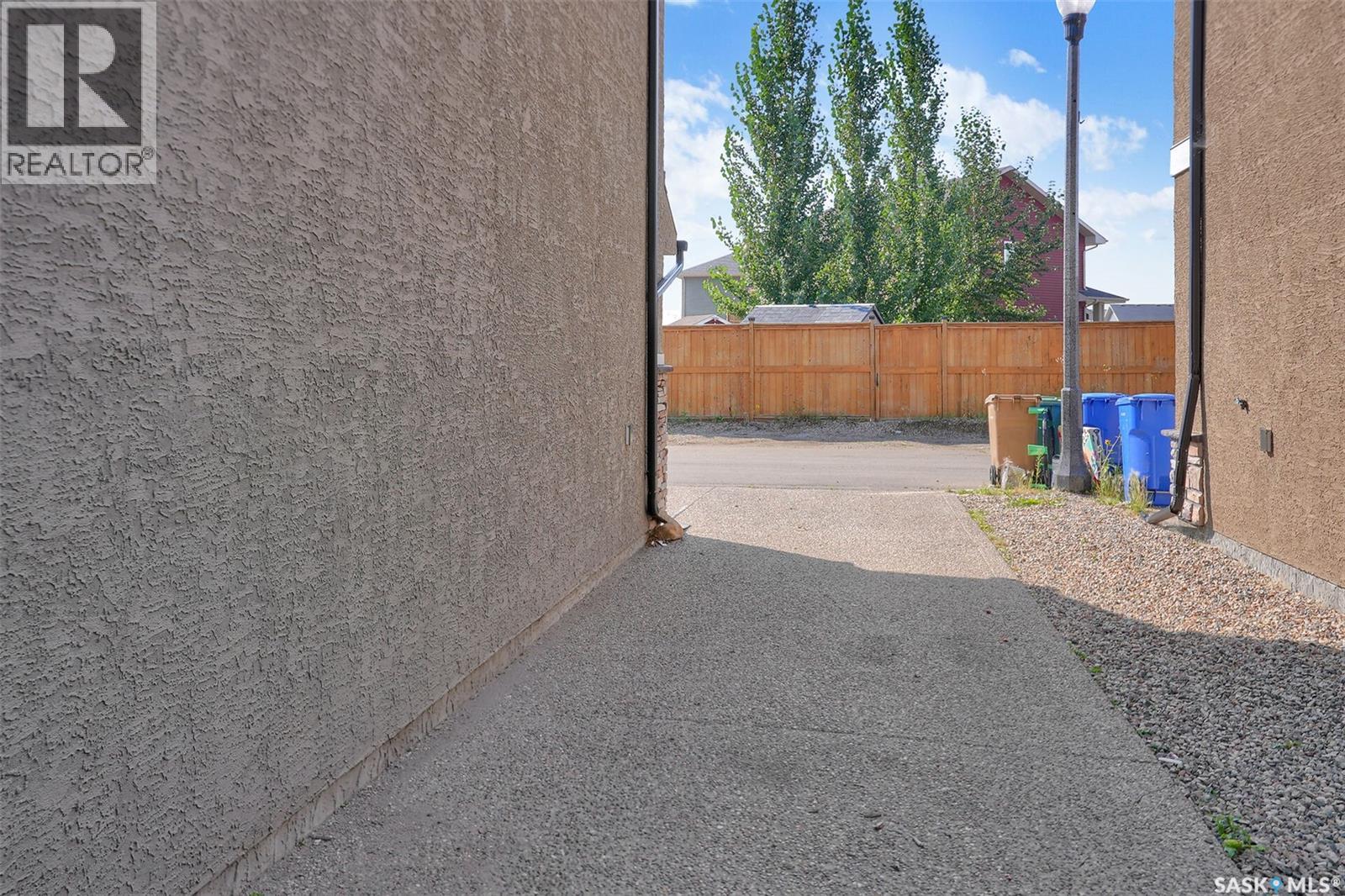 4537 Green Apple DRIVE E - 44