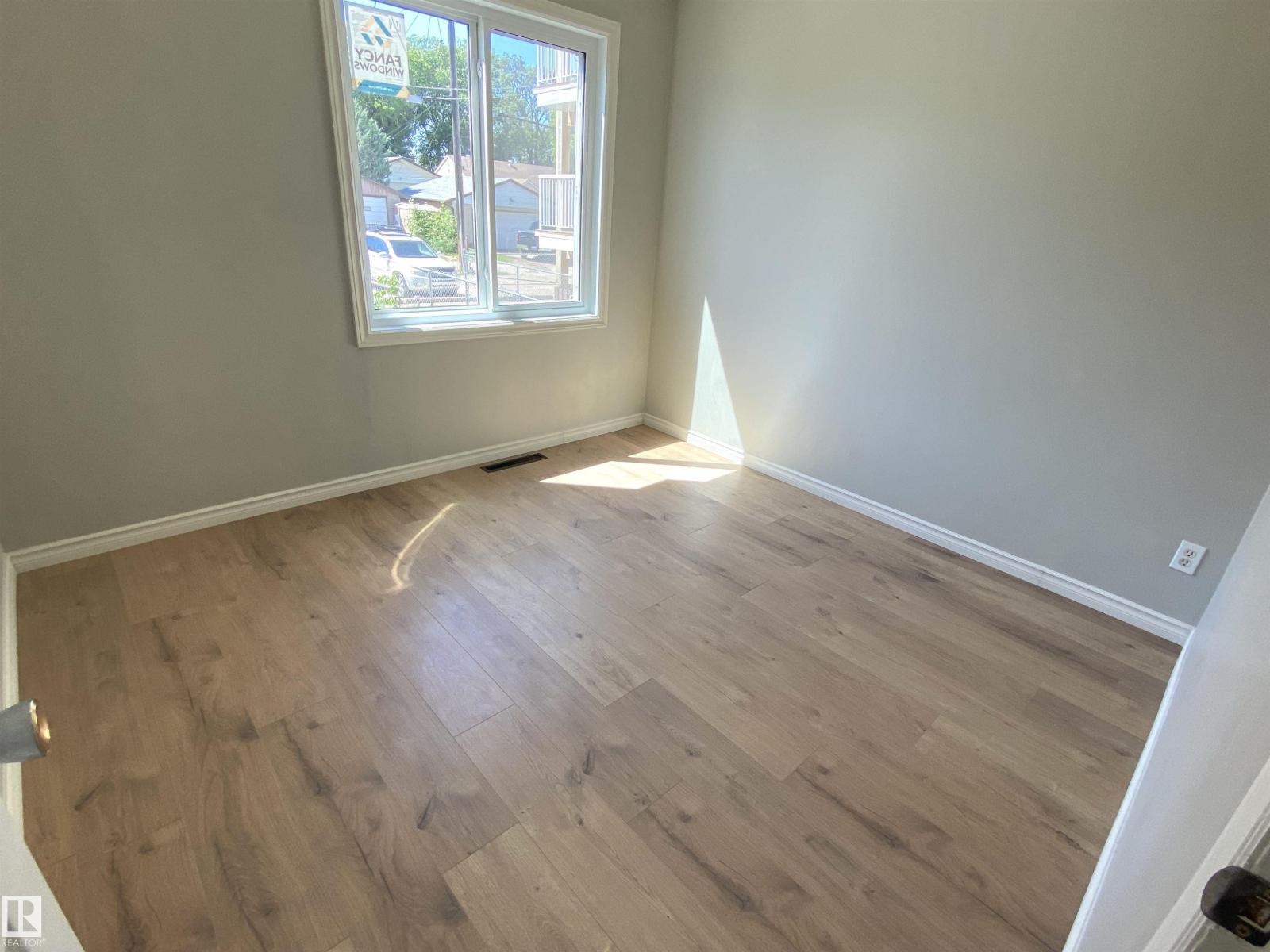 12010 66 ST NW - 9