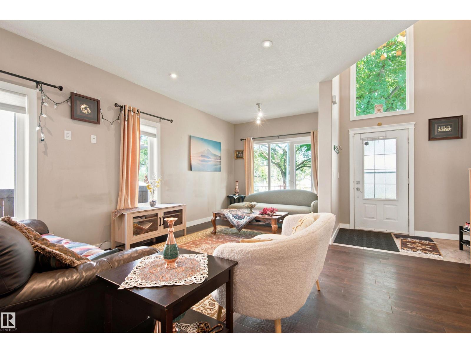 10833 63 AV NW - 5