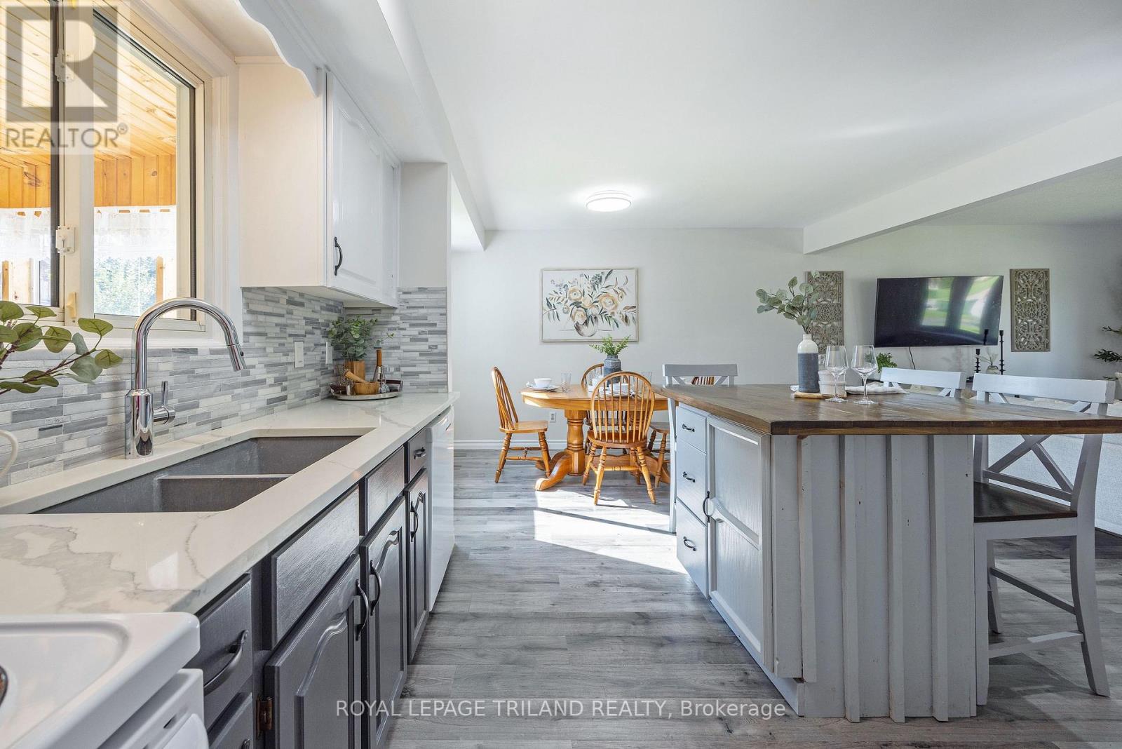 18 LAURIER ROAD - Image 13