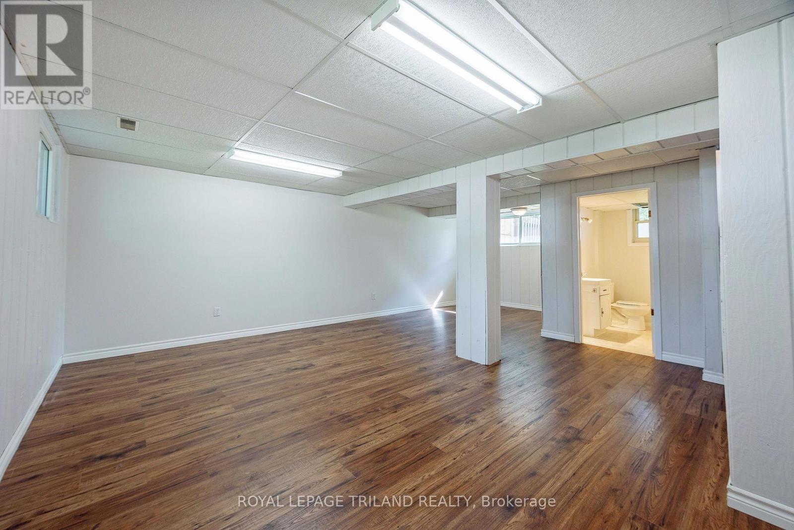 18 LAURIER ROAD - 25