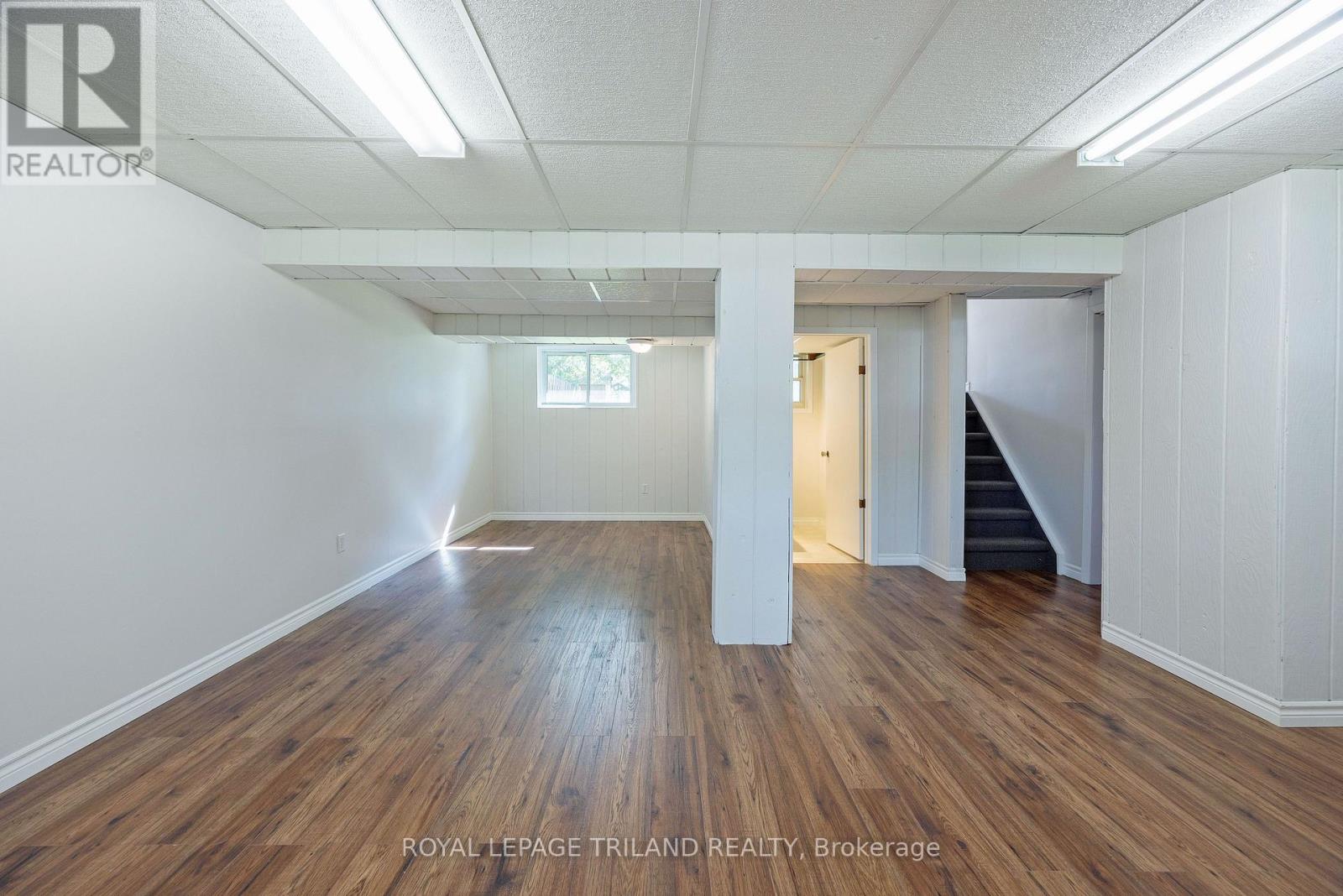 18 LAURIER ROAD - 26