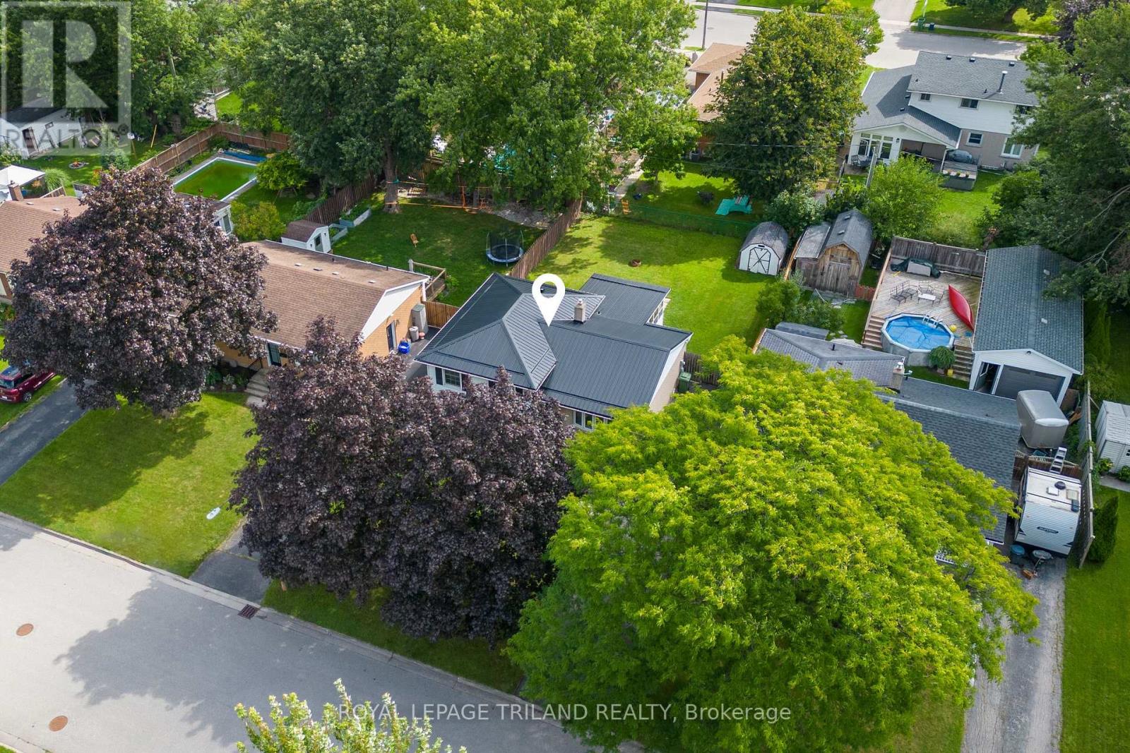 18 LAURIER ROAD - Image 3