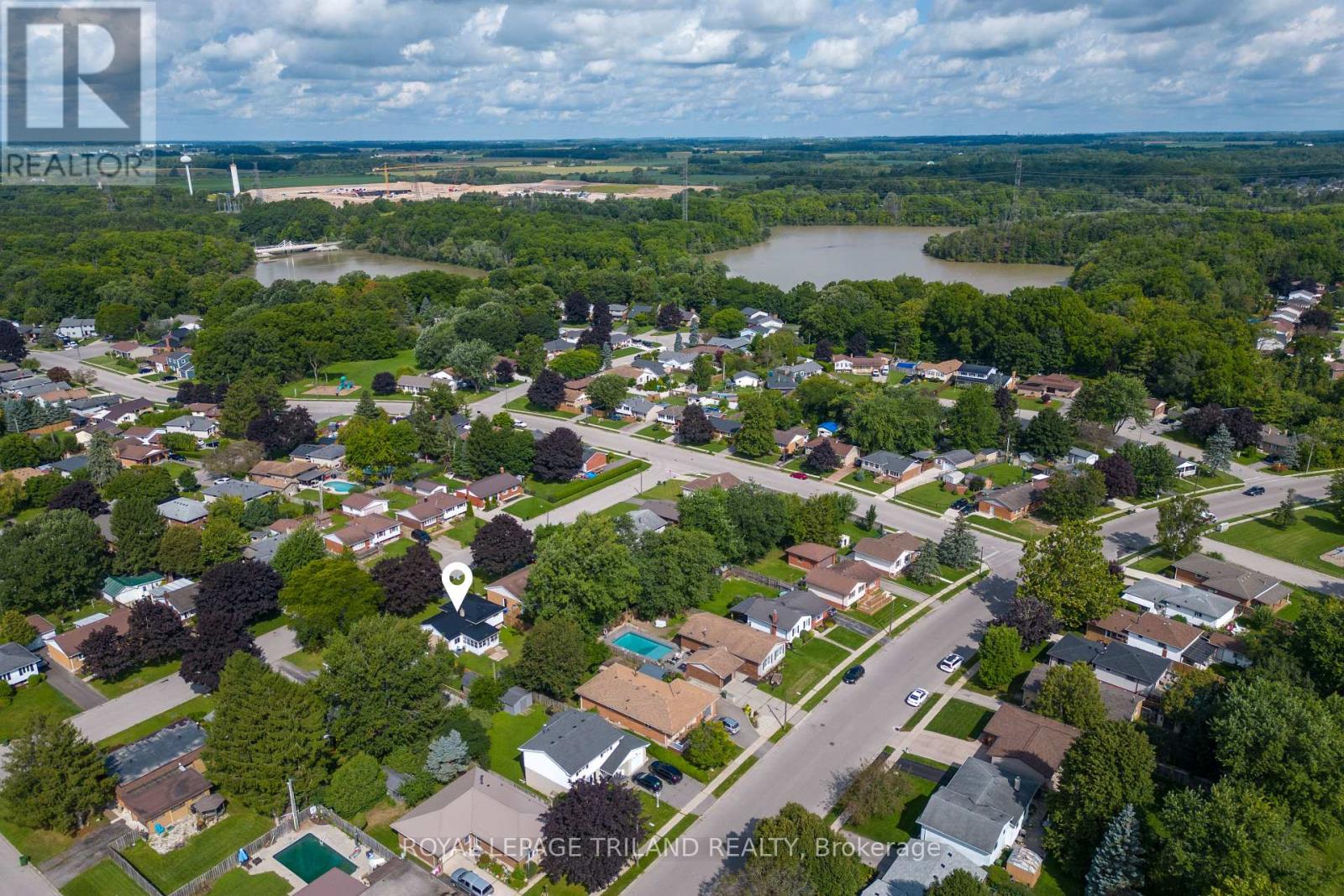 18 LAURIER ROAD - Image 40