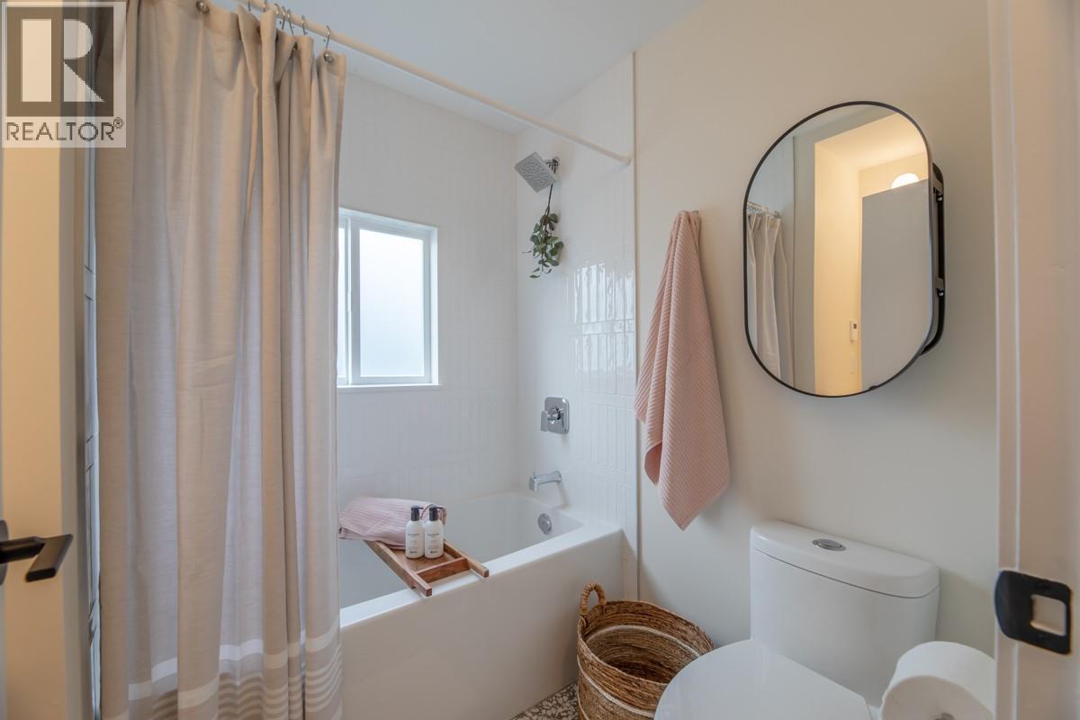  5214 Nixon Road, Summerland
