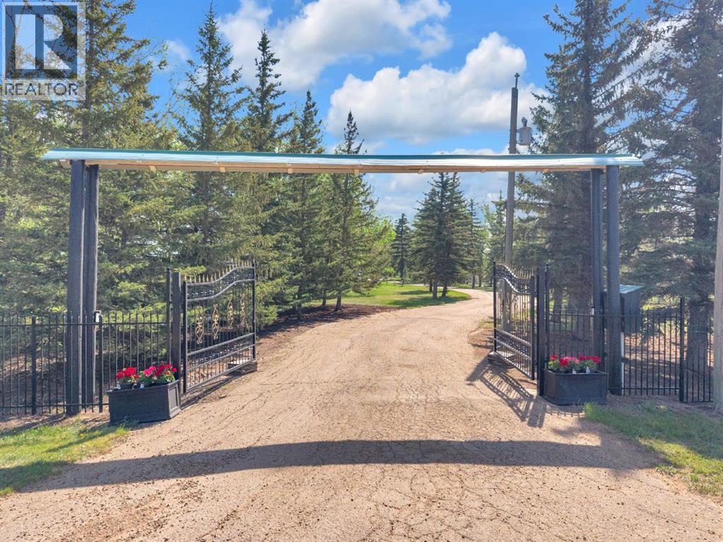 Listing photo – 311037 Range Road 220, Rural Kneehill County