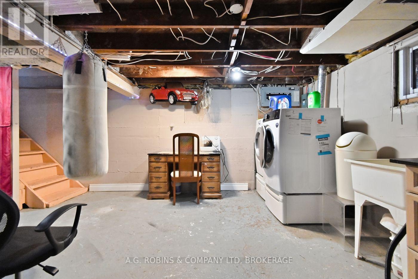 54 CLIFFORD AVENUE - Image 34