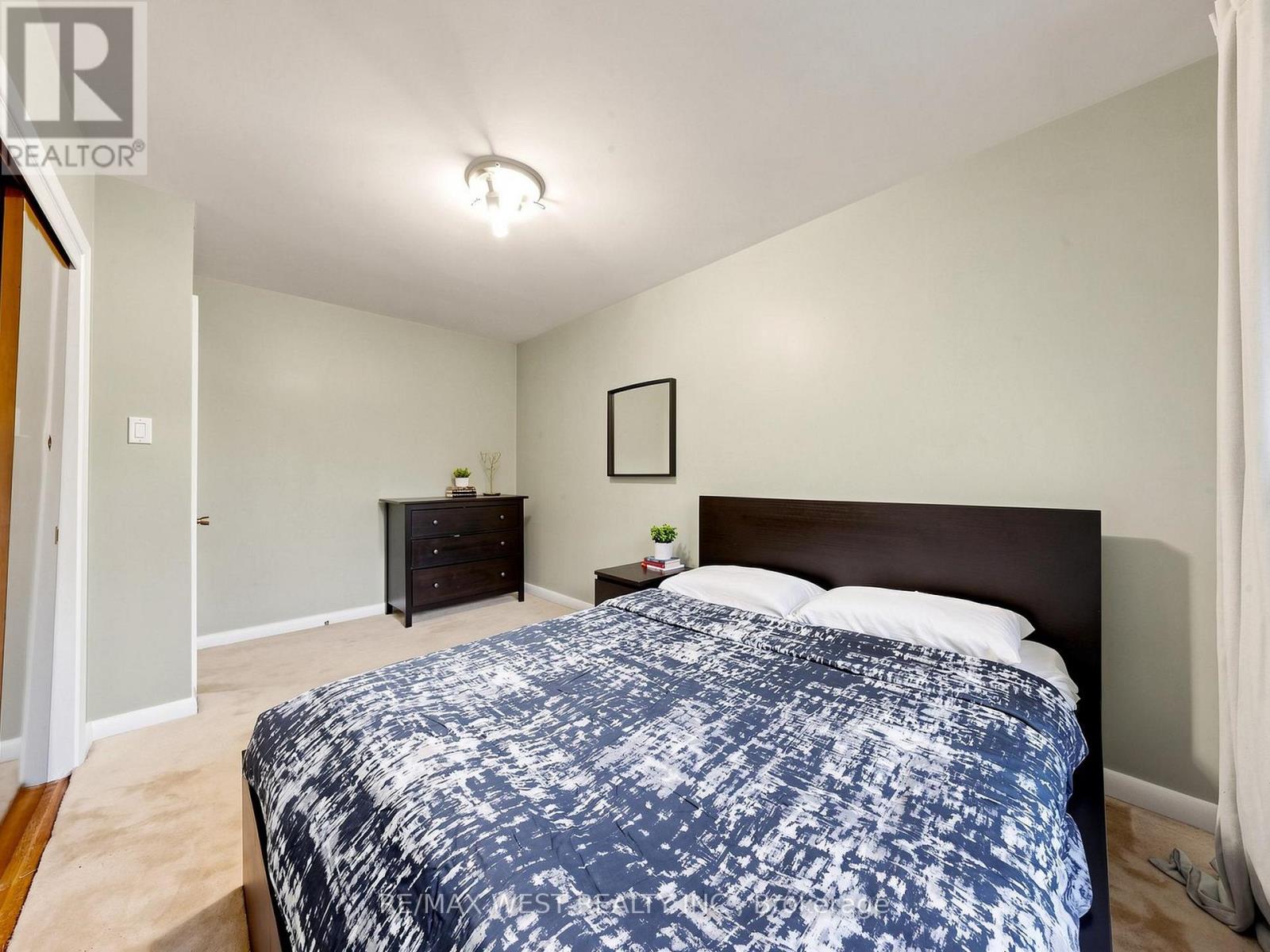 941 WILLOWDALE AVENUE - 18