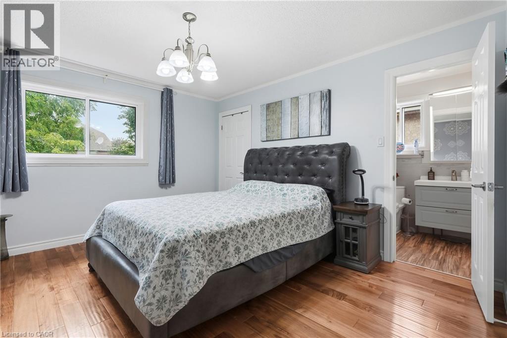 11 WAKEFIELD Lane - 15