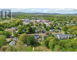 10 Connaught Ave Avenue, Middleton, NS B0S1P0 Photo 45