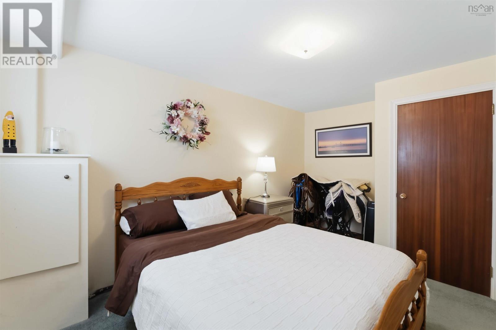 Property 25 of 50 of 10 Connaught Ave Avenue