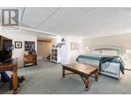 10 Connaught Ave Avenue, Middleton, NS B0S1P0 Photo 32