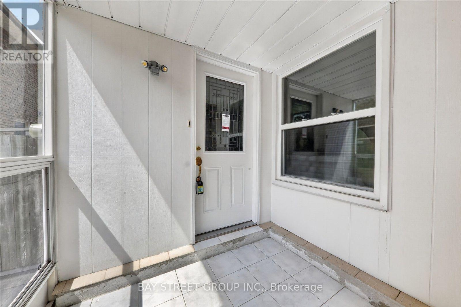 44 MAITLAND DRIVE - 4