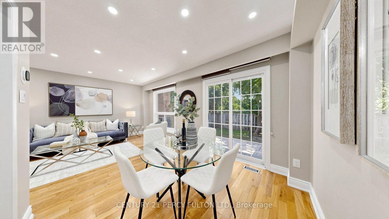 70 KNIGHTSBRIDGE WAY - 12