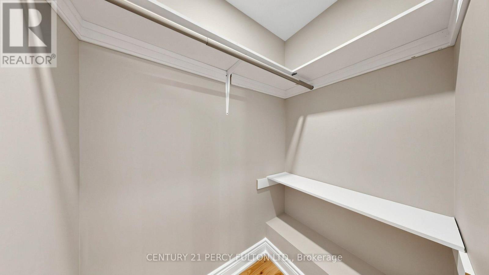70 KNIGHTSBRIDGE WAY - 22