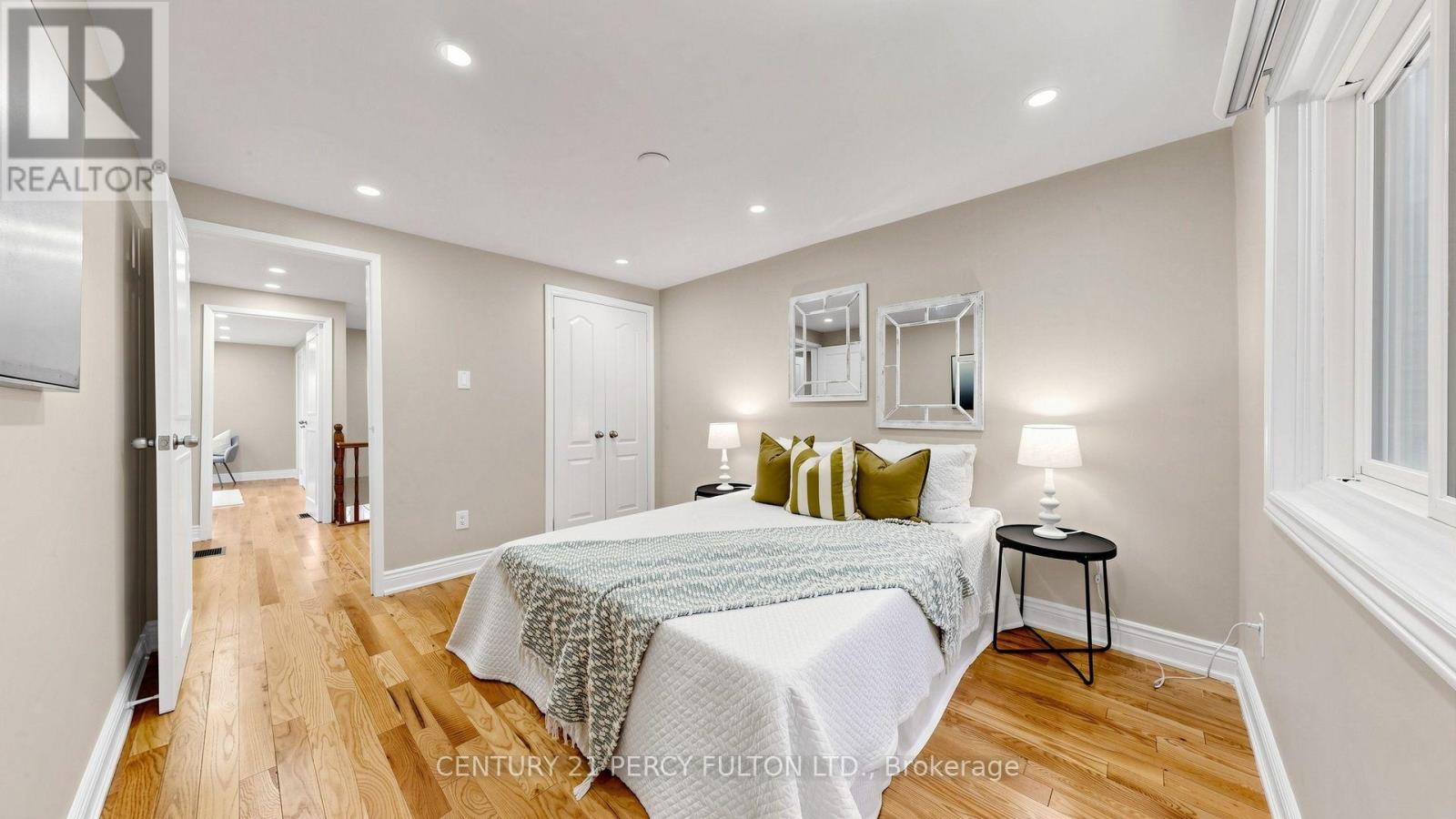 70 KNIGHTSBRIDGE WAY - 34