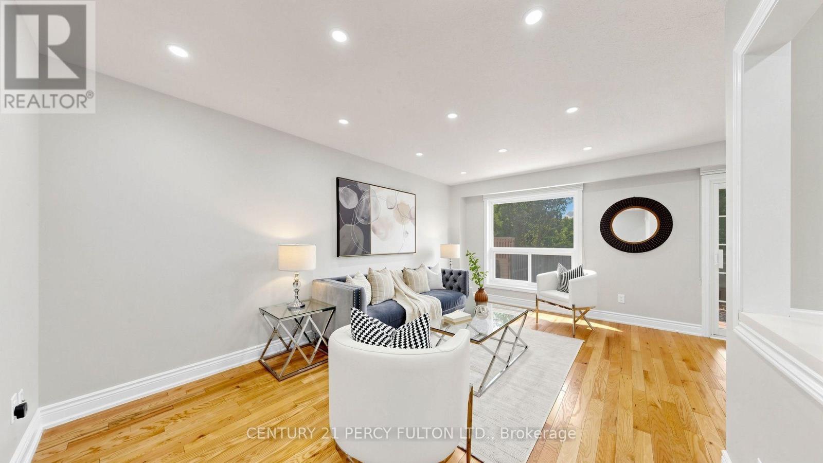 70 KNIGHTSBRIDGE WAY - 4
