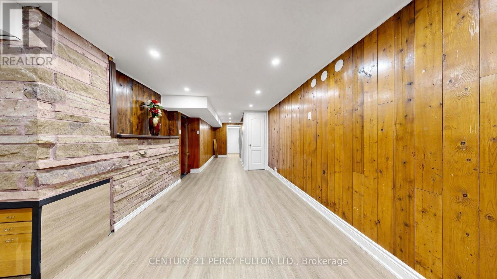 70 KNIGHTSBRIDGE WAY - 41
