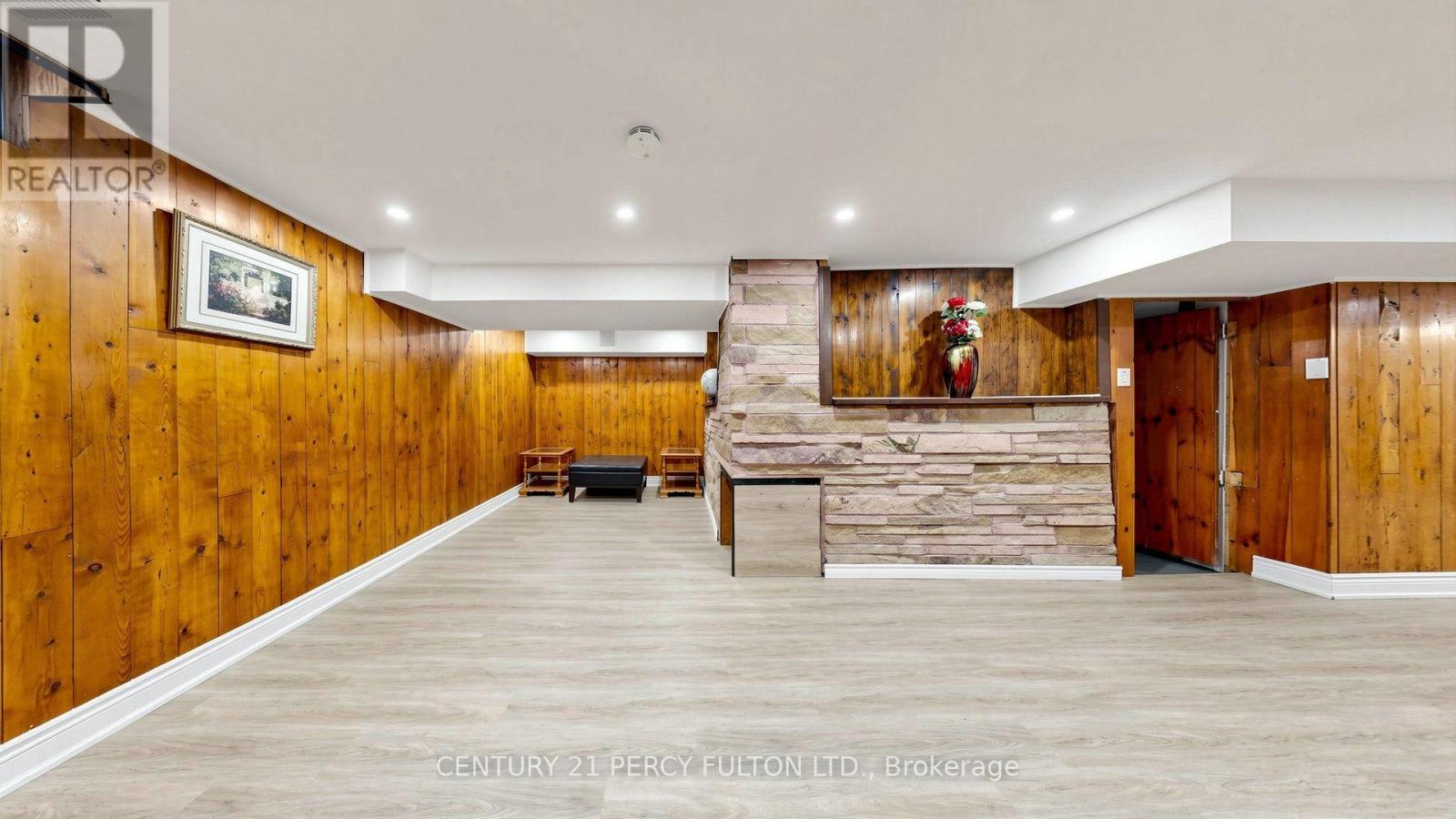 70 KNIGHTSBRIDGE WAY - 43