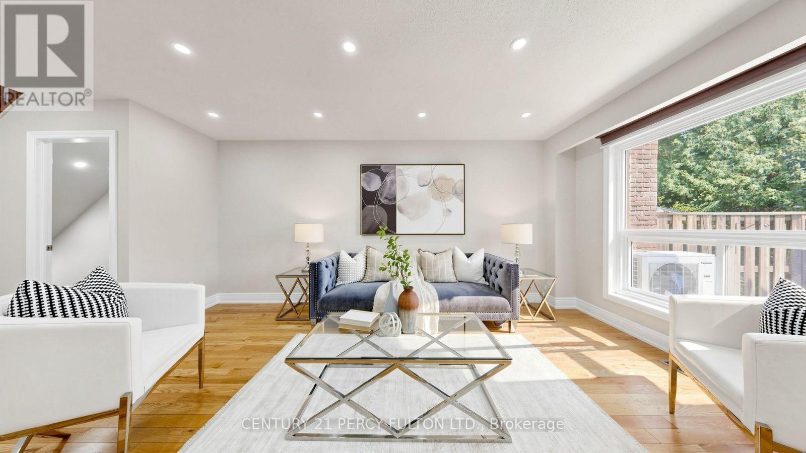 70 KNIGHTSBRIDGE WAY - 6