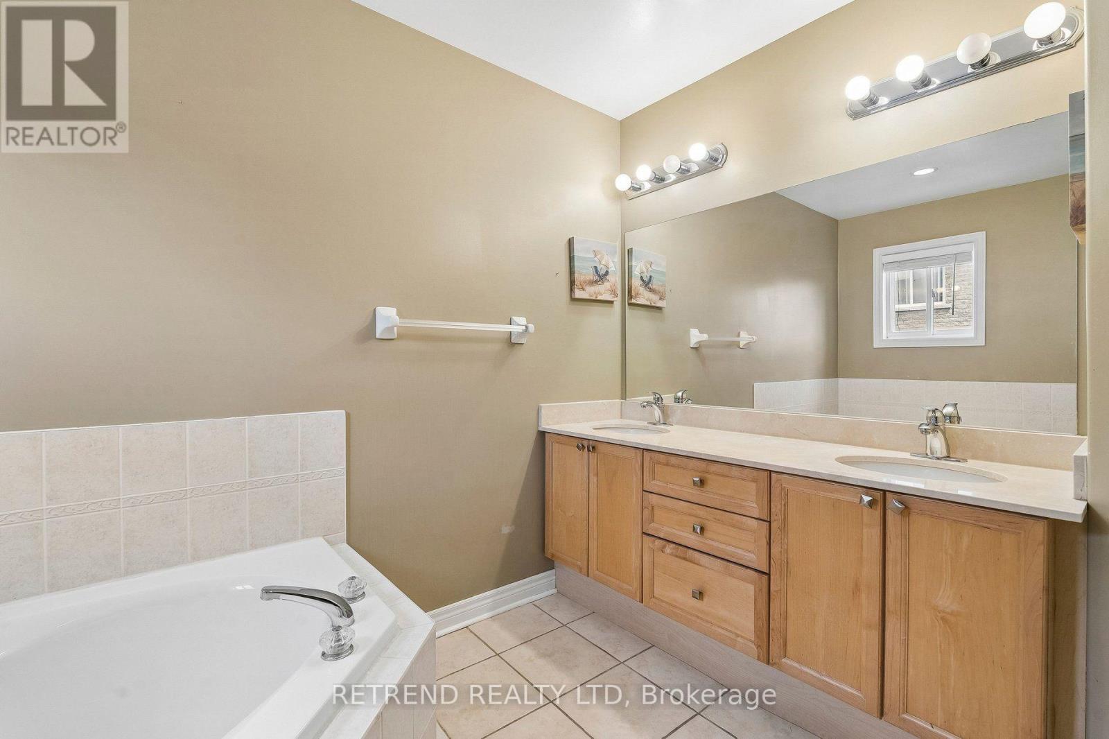 36 SANDRINGHAM DRIVE - Image 25
