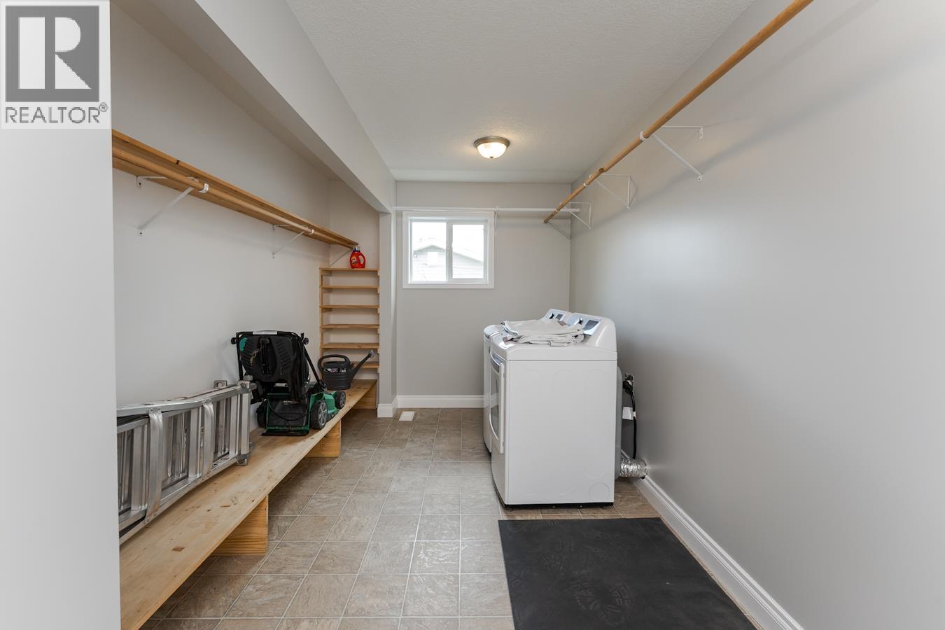 5772 HEYER ROAD - 32