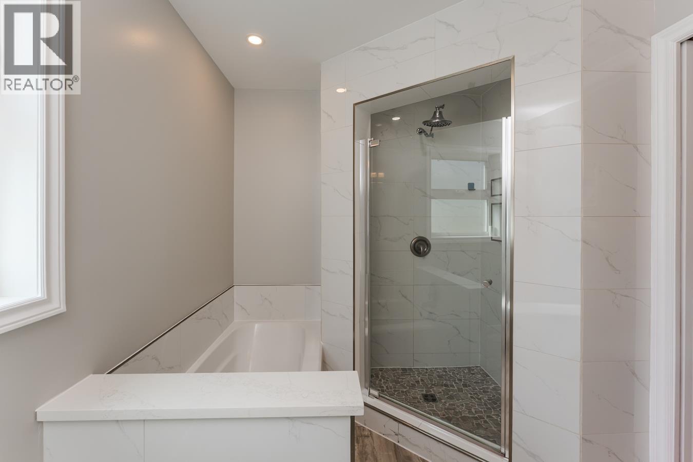 5772 HEYER ROAD, Prince George