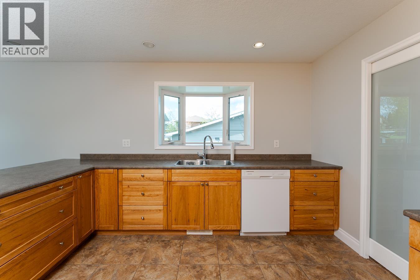 5772 HEYER ROAD - 12